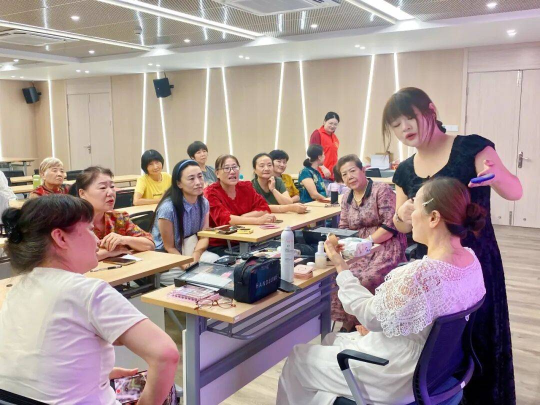 周新时代文明实践所站活动打卡指南开元棋牌新街U礼︳收藏必备!下(图4) 周新时代文明实践所站活动打卡指南开元棋牌新街U礼︳收藏必备!下(图4)